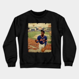 Dwight Gooden in New York Mets Crewneck Sweatshirt